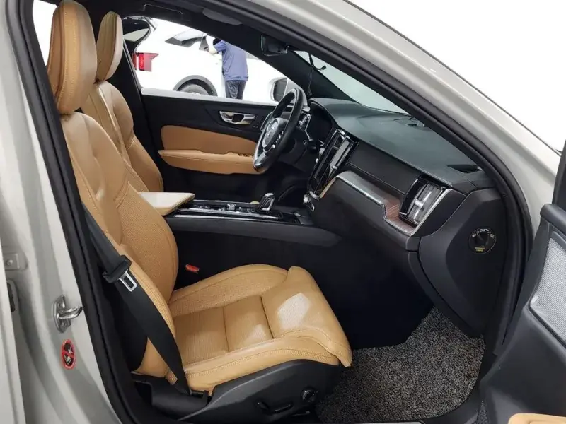 2021 Volvo V60 Cross Country с пробегом 25 290 км