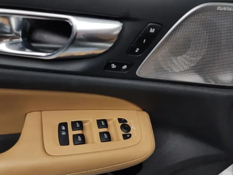 2021 Volvo V60 Cross Country с пробегом 25 290 км