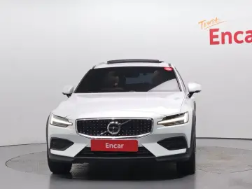 2019 Volvo V60 Cross Country с пробегом 95 872 км