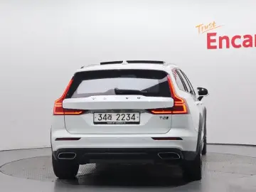 2019 Volvo V60 Cross Country с пробегом 95 872 км