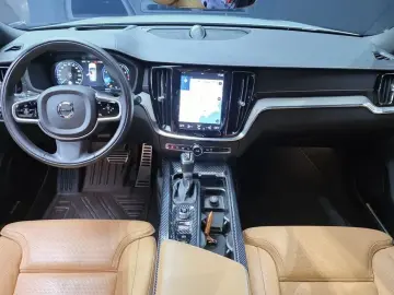 2019 Volvo V60 Cross Country с пробегом 90 973 км