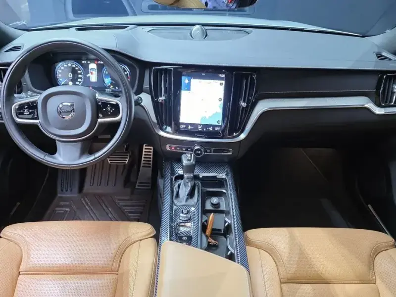 2019 Volvo V60 Cross Country с пробегом 90 973 км