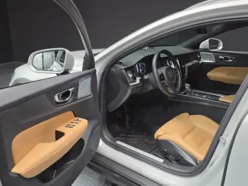 2019 Volvo V60 Cross Country с пробегом 90 973 км