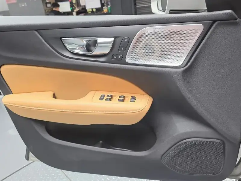 2019 Volvo V60 Cross Country с пробегом 90 973 км