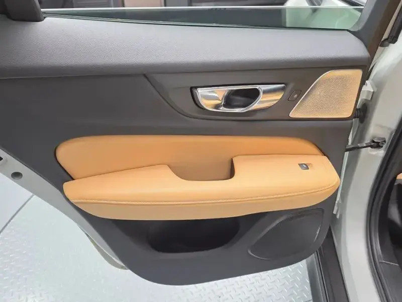 2019 Volvo V60 Cross Country с пробегом 90 973 км