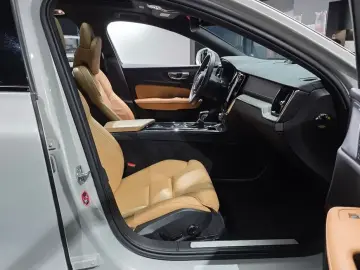 2019 Volvo V60 Cross Country с пробегом 90 973 км