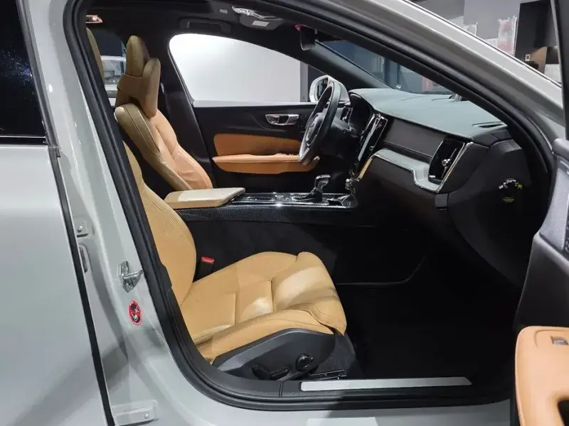 2019 Volvo V60 Cross Country с пробегом 90 973 км