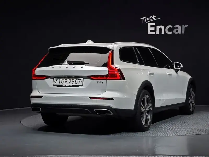 2020 Volvo V60 Cross Country с пробегом 70 447 км