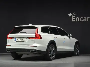 2021 Volvo V60 Cross Country с пробегом 58 005 км