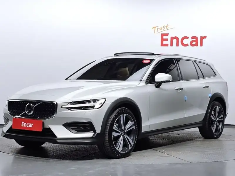 2020 Volvo V60 Cross Country с пробегом 24 335 км
