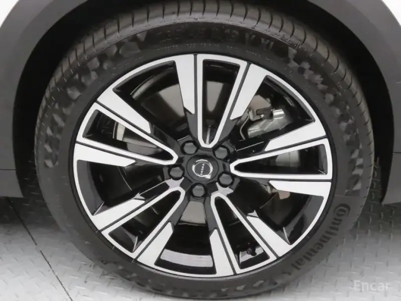 2025 Volvo V60 Cross Country с пробегом 3 929 км