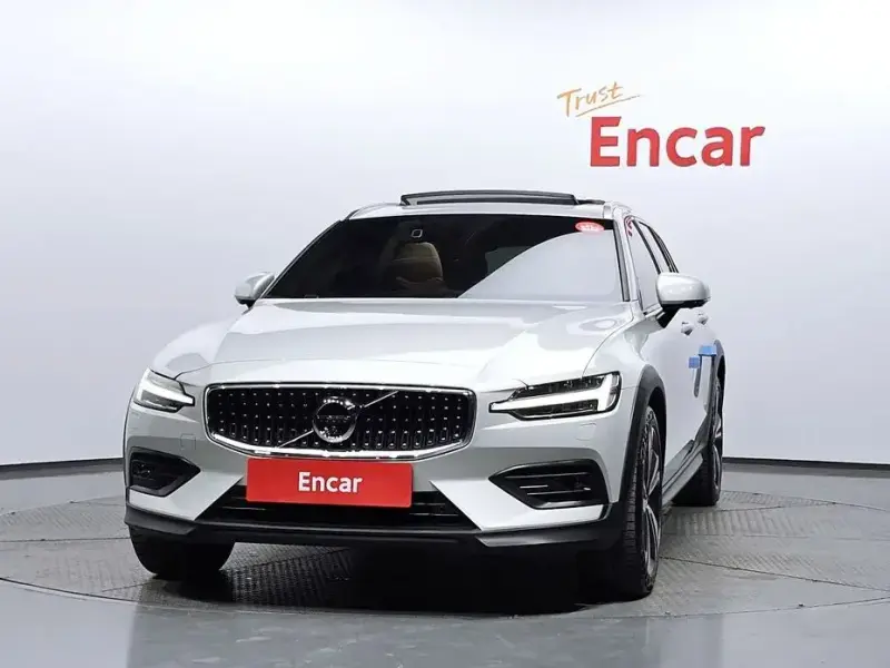 2020 Volvo V60 Cross Country с пробегом 24 335 км