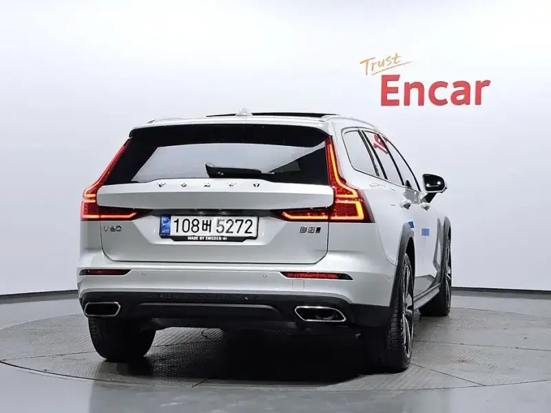 2020 Volvo V60 Cross Country с пробегом 24 335 км