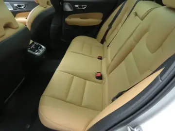 2025 Volvo V60 Cross Country с пробегом 3 929 км