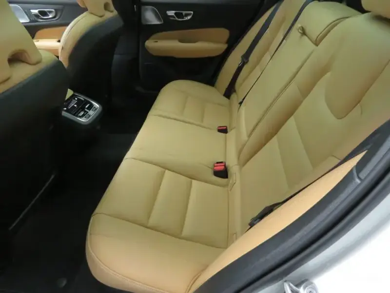 2025 Volvo V60 Cross Country с пробегом 3 929 км