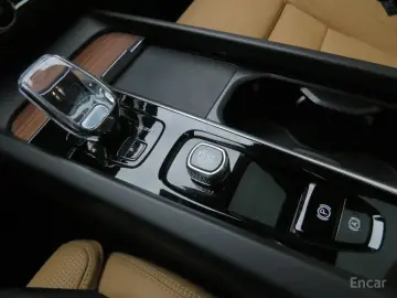 2025 Volvo V60 Cross Country с пробегом 3 929 км