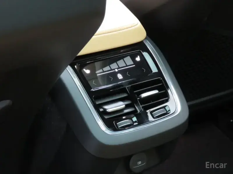 2025 Volvo V60 Cross Country с пробегом 3 929 км