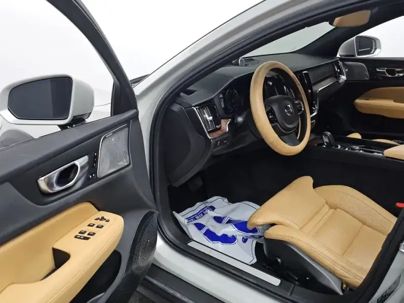 2020 Volvo V60 Cross Country с пробегом 24 335 км