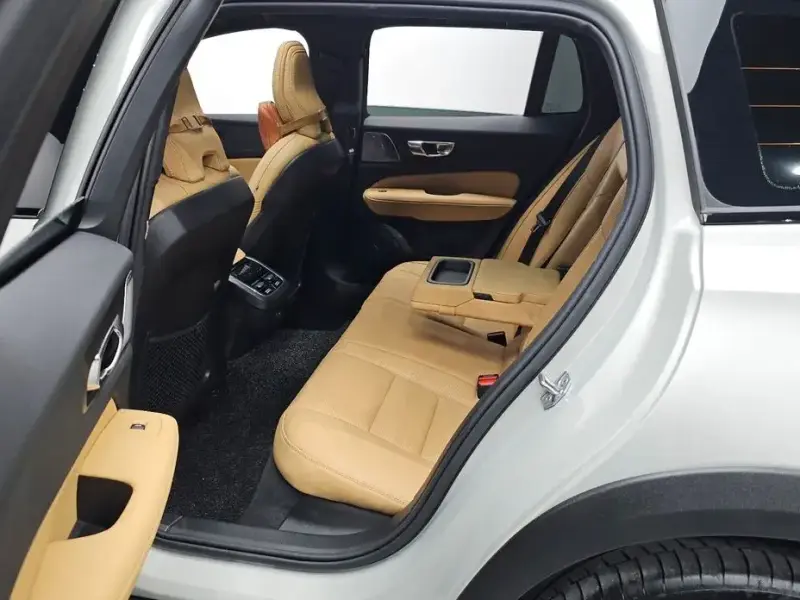 2020 Volvo V60 Cross Country с пробегом 24 335 км