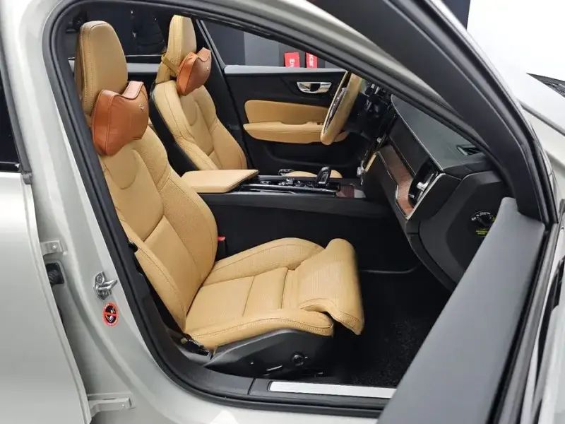2020 Volvo V60 Cross Country с пробегом 24 335 км