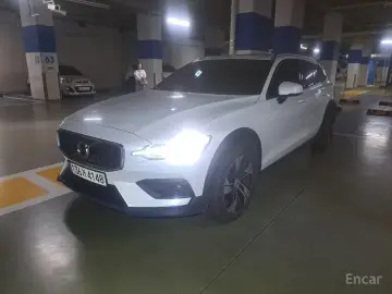 2021 Volvo V60 Cross Country с пробегом 91 807 км