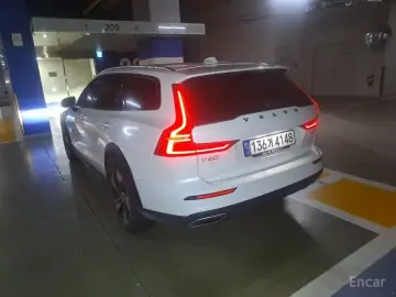 2021 Volvo V60 Cross Country с пробегом 91 807 км
