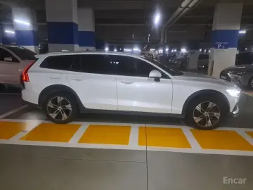 2021 Volvo V60 Cross Country с пробегом 91 807 км