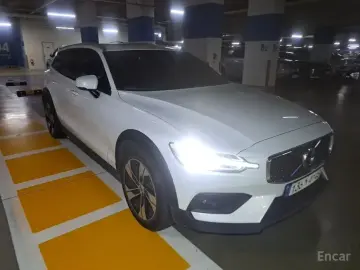 2021 Volvo V60 Cross Country с пробегом 91 807 км
