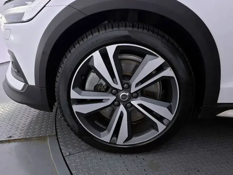 2021 Volvo V60 Cross Country с пробегом 98 658 км