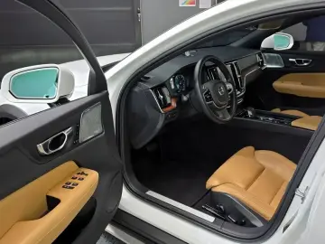2021 Volvo V60 Cross Country с пробегом 98 658 км