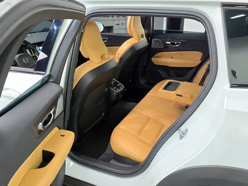2021 Volvo V60 Cross Country с пробегом 98 658 км