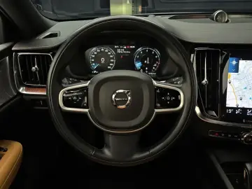 2021 Volvo V60 Cross Country с пробегом 98 658 км