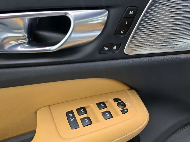 2021 Volvo V60 Cross Country с пробегом 98 658 км