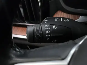 2021 Volvo V60 Cross Country с пробегом 98 658 км