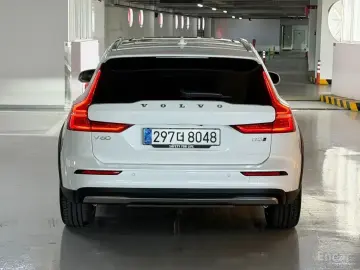 2025 Volvo V60 Cross Country с пробегом 4 280 км