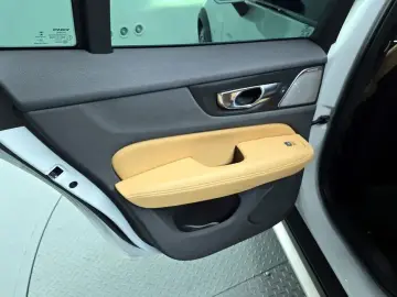 2021 Volvo V60 Cross Country с пробегом 98 658 км