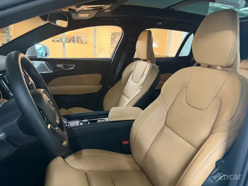 2025 Volvo V60 Cross Country с пробегом 4 280 км