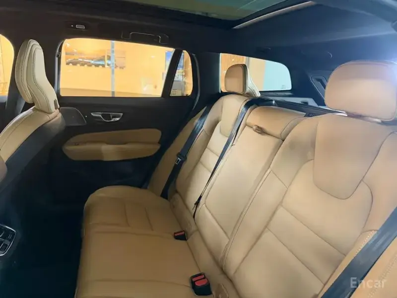2025 Volvo V60 Cross Country с пробегом 4 280 км