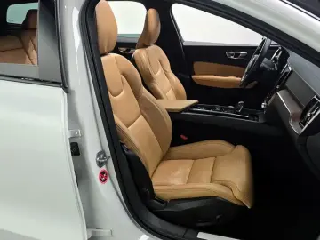 2021 Volvo V60 Cross Country с пробегом 98 658 км