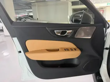2025 Volvo V60 Cross Country с пробегом 4 280 км