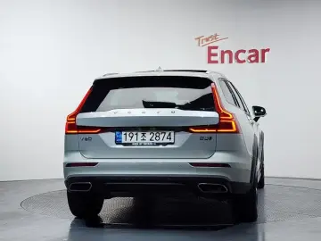 2021 Volvo V60 Cross Country с пробегом 9 570 км
