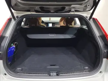 2021 Volvo V60 Cross Country с пробегом 9 570 км