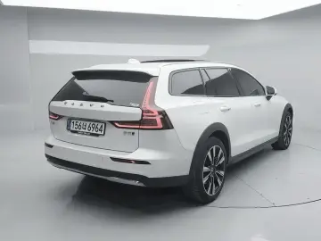 2024 Volvo V60 Cross Country с пробегом 29 003 км