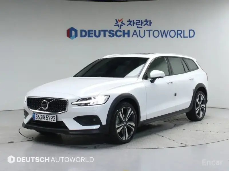 2020 Volvo V60 Cross Country с пробегом 22 028 км