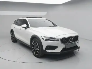 2024 Volvo V60 Cross Country с пробегом 29 003 км