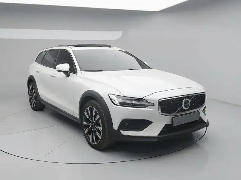 2024 Volvo V60 Cross Country с пробегом 29 003 км