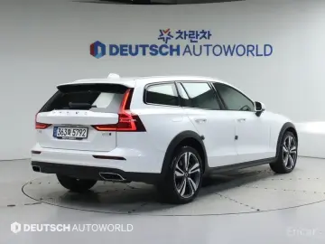 2020 Volvo V60 Cross Country с пробегом 22 028 км