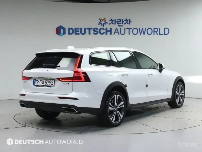 2020 Volvo V60 Cross Country с пробегом 22 028 км