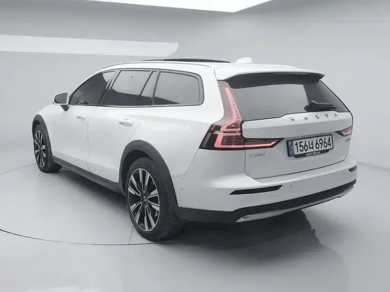 2024 Volvo V60 Cross Country с пробегом 29 003 км