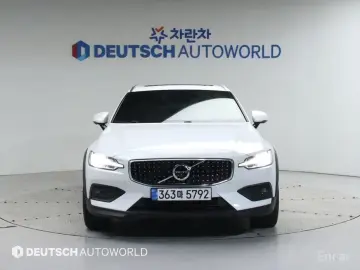 2020 Volvo V60 Cross Country с пробегом 22 028 км
